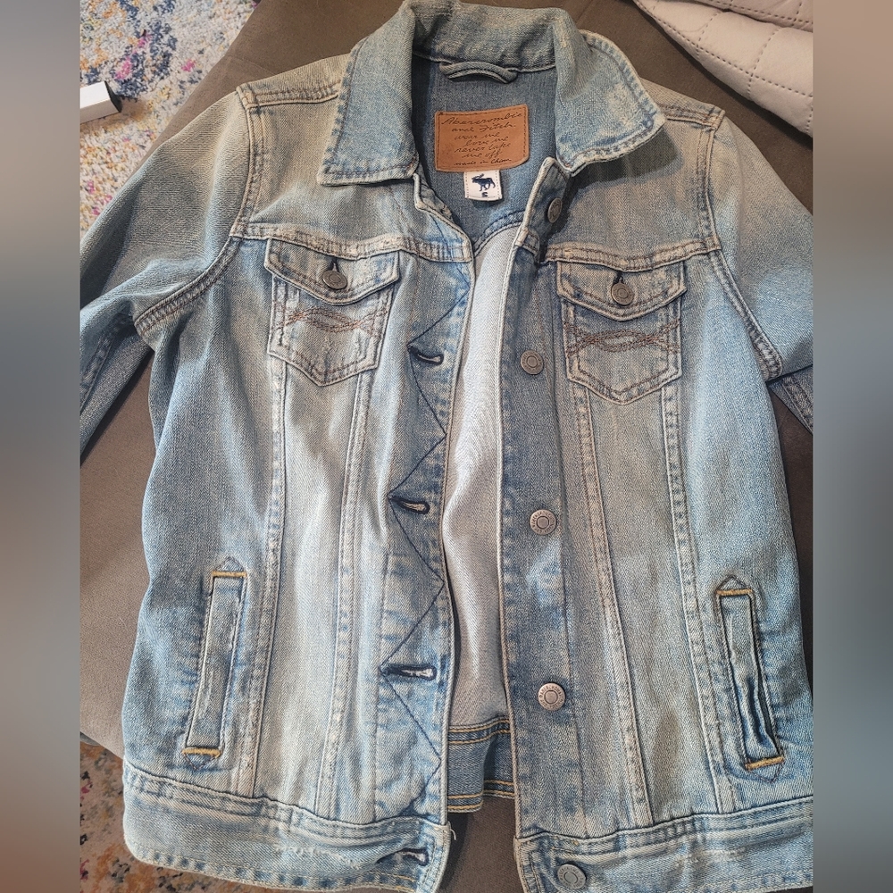 Abercrombie and Fitch light distressed Jean jacket size small